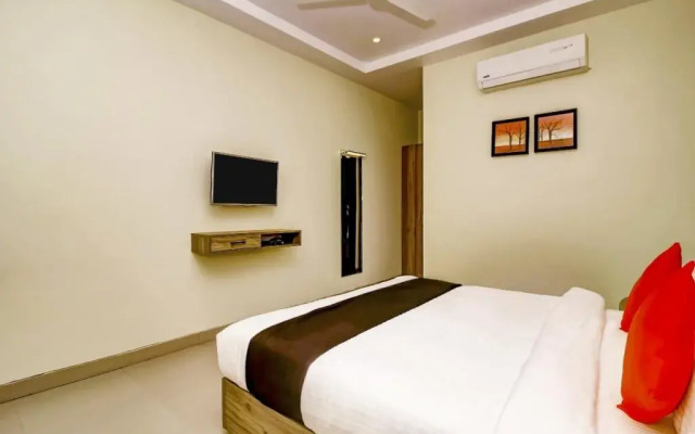 Capital O 71843 Grand Sindhura