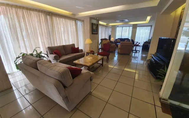 Holiday Home Suites