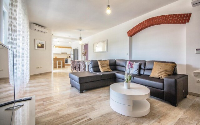 Awesome Home in Premantura With Wifi and 5 Bedrooms