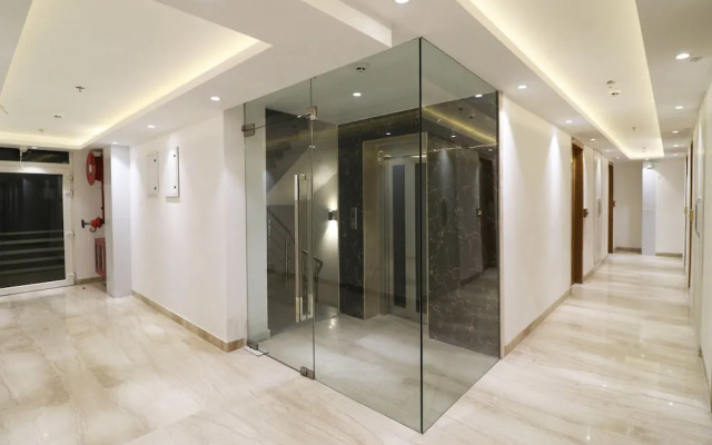 Capital O 10824 Hotel Star Suites