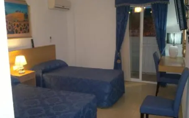 Hostal Residencial RR