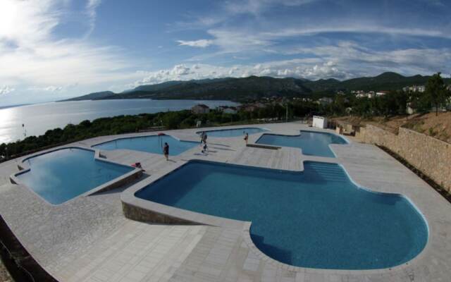 Modern Chalet With two Bathrooms, 19 km. From Crikvenica