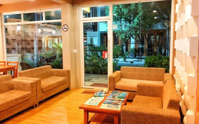 Globus Beach Inn