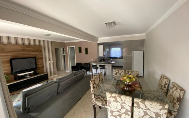 123 Apartamento espaçoso para família