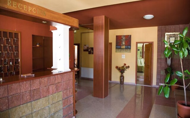 Hotel Uni Palas I