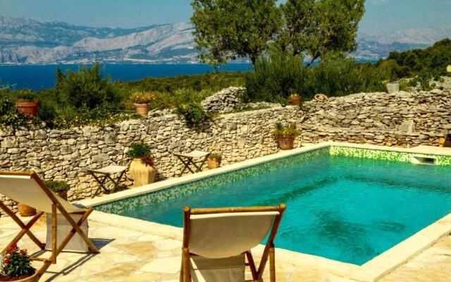 Tuscan Style Villa Kolačje With Pool