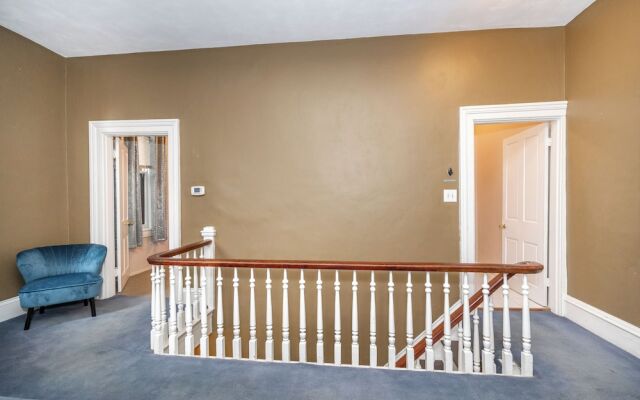 Historic Gem Russell Suite 3