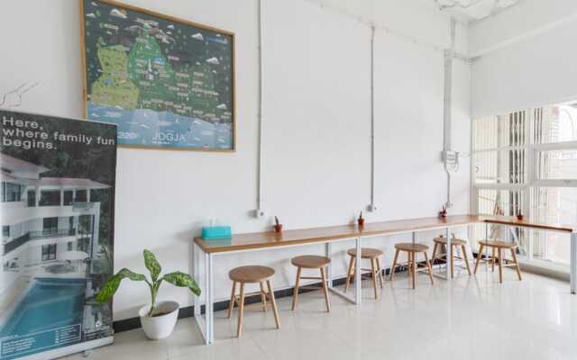 Lantai Dua Jogja - Hostel