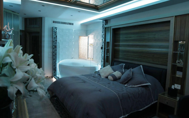 Camelot Hotel