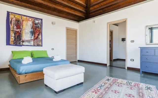 Charming Sea View Villa close to beach