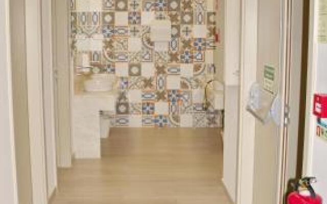 Top City Hostel & Suits
