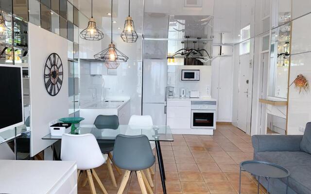 Beach Life 365 Apartment