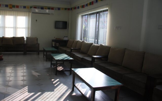 Hotel Crown Himalayas