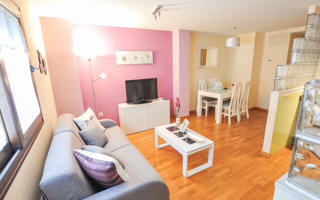 Sitito Quejana Apartment with Parking