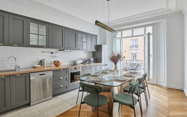Sublime Apartment in the Heart of Paris