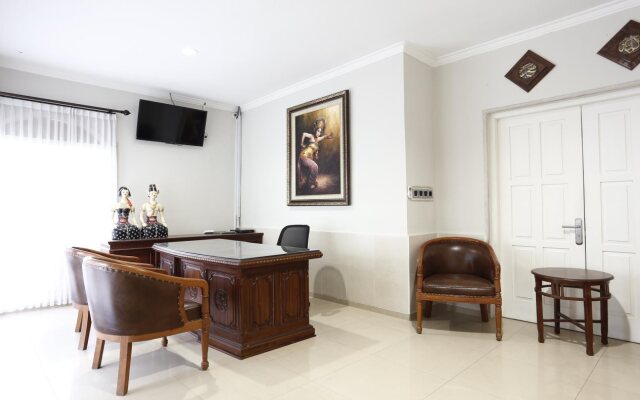 RedDoorz Plus near Adisucipto Airport 2