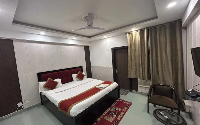 Hotel B K House