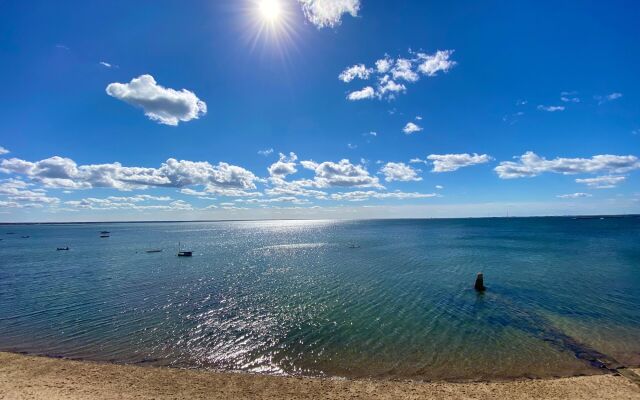 Surfside Hotel and Suites