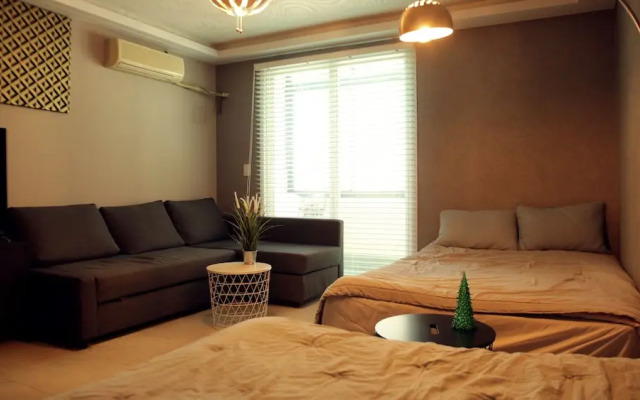 Hongdae PR. Modern Studio.