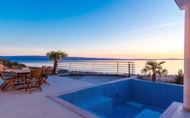 Luxury Villa White Velvet with Pool