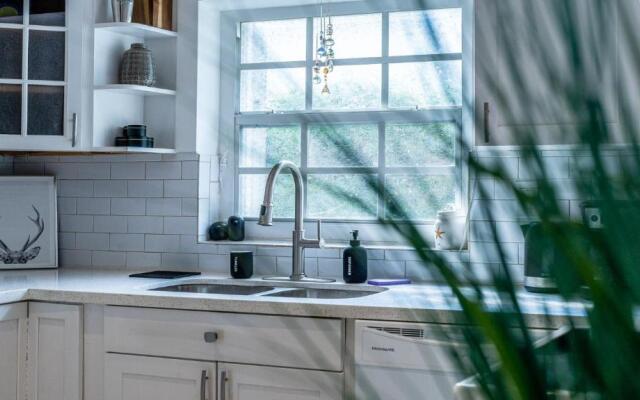 Designers Den Creative Space Garden and Parking