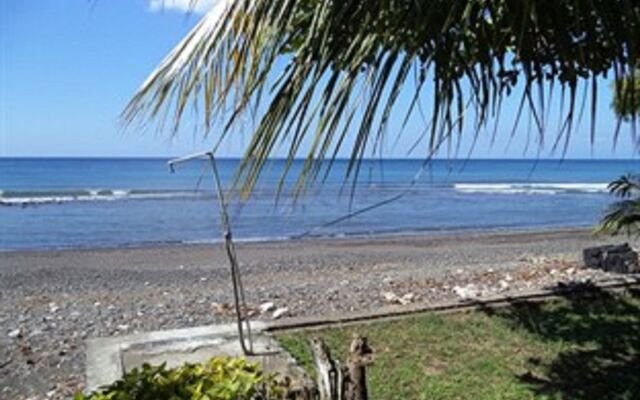 Deddys Beach Bungalows