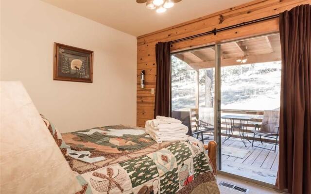 Moose Manor - Three Bedroom Cabin