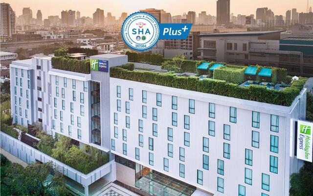 Holiday Inn Express Bangkok Soi Soonvijai by IHG
