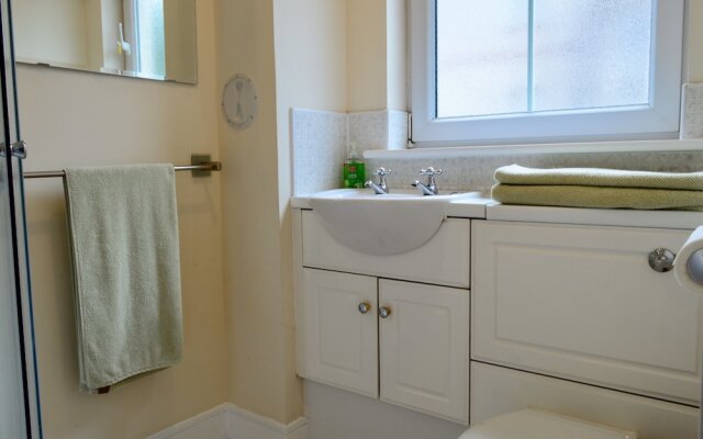 2 Bedroom Home Close To City Centre