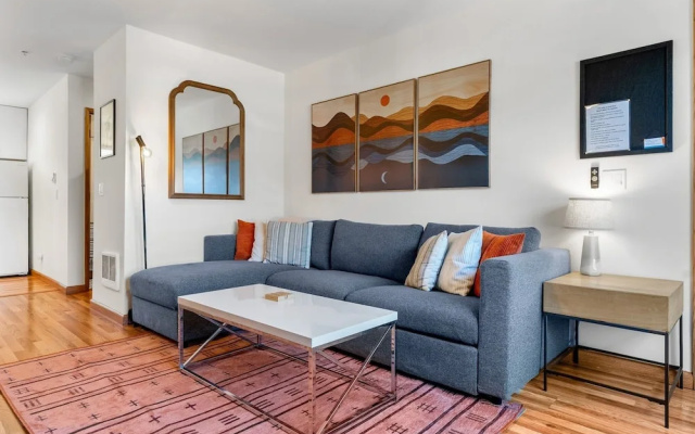 08 Lodge 1 Bedroom Condo by RedAwning