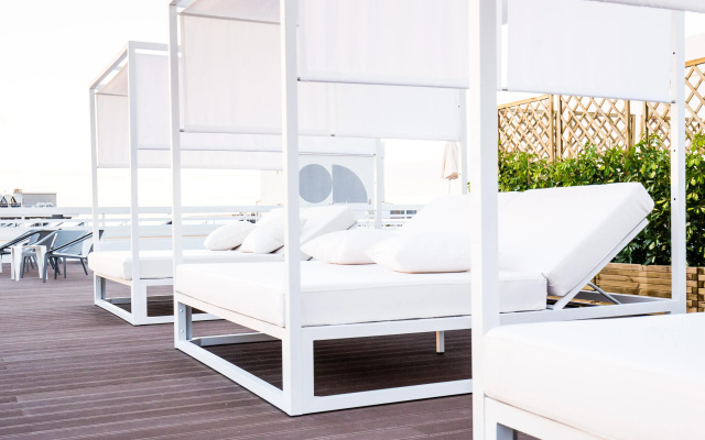 Coral Suites & Spa