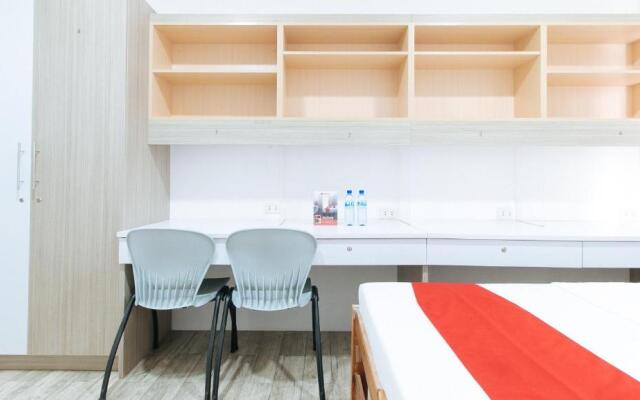RedDoorz Plus @ 1318 Residences
