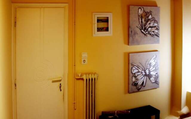 Sweet stone apartment in Imittos