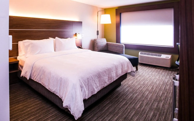 Holiday Inn Express & Suites Rehoboth Beach