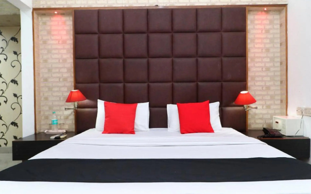 OYO Townhouse 651 Hotel Taksonz