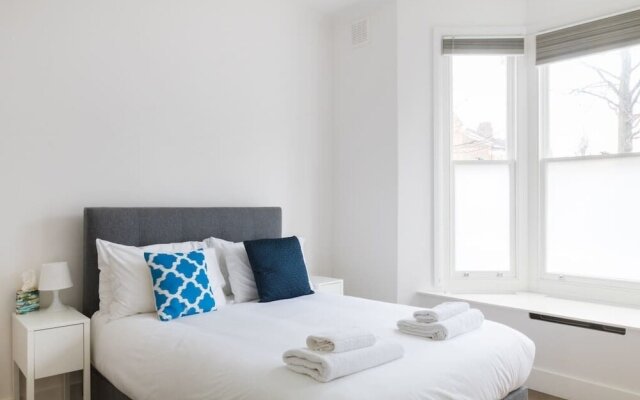 Modern stylish and luxurious 1 bed flat