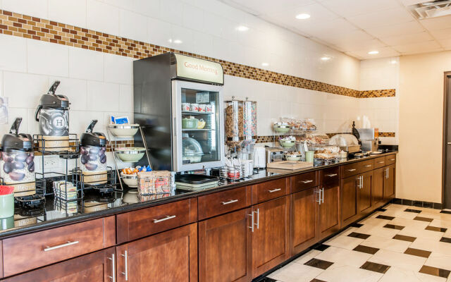 Quality Inn & Suites Mattoon Area