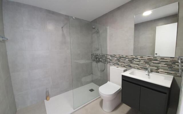 Beautiful 5 Bedroom Villa, Sea Views, Private Pool