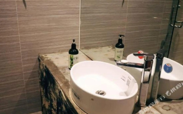 Yiyue Qiushe Hotel