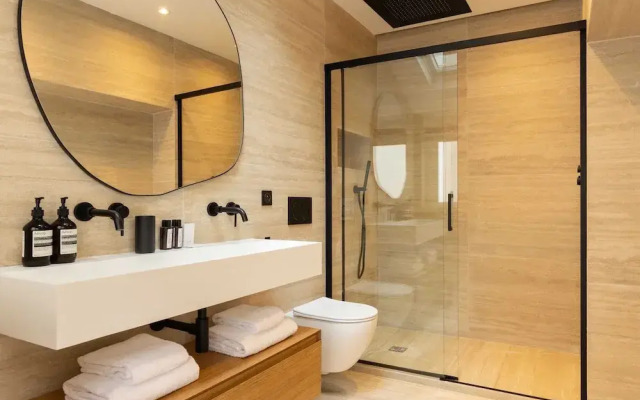 Luxury House With AC - 6bd/12p - Batignolles