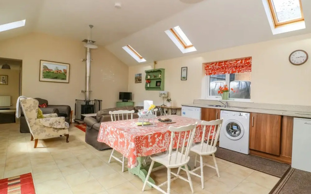 1 Pines Farm Cottages