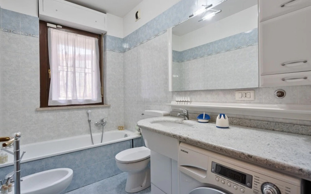 Fortino Roomy Apartment