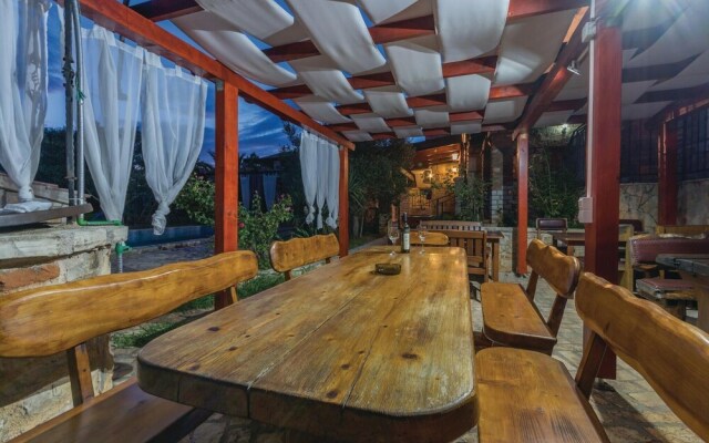 Amazing Home in Vir With 9 Bedrooms, Wifi and Outdoor Swimming Pool