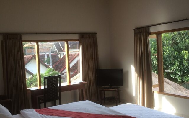 Semilir Senggigi Inn