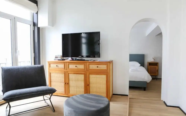 Denise - Belle Epoque Apartment With Modern Comfort
