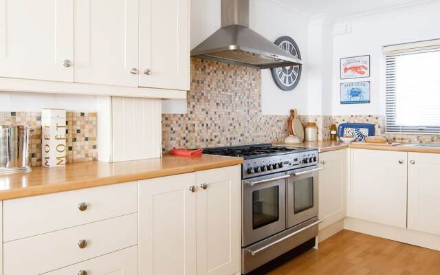 The Sea House - Ultimate Seafront Living Sunsets