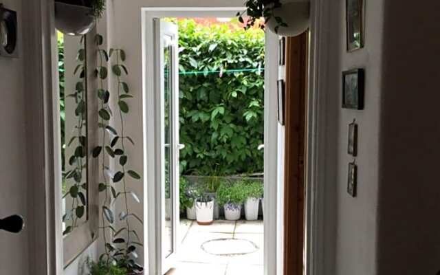 Garden flat 1