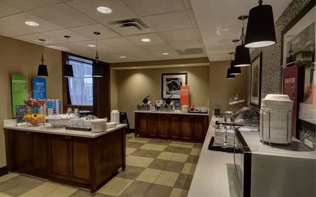 Hampton Inn & Suites Baltimore/Woodlawn