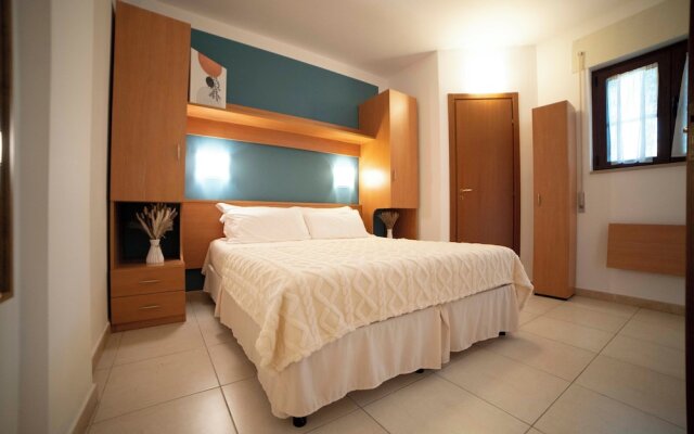 Ferienwohnung "ulivo" mit Pool und Privatstrand -1