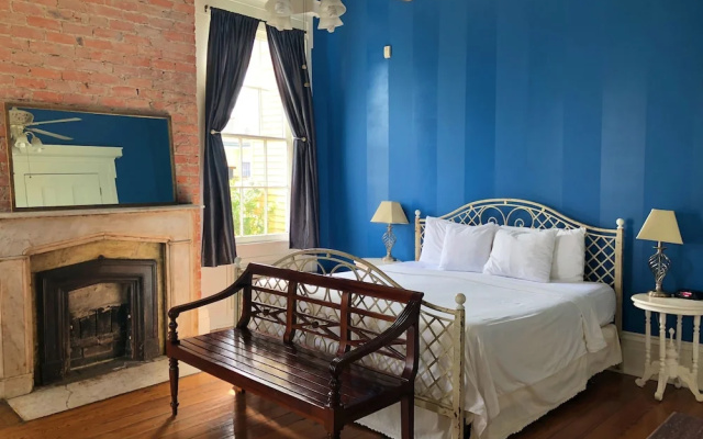 Creole Gardens Guesthouse and Inn